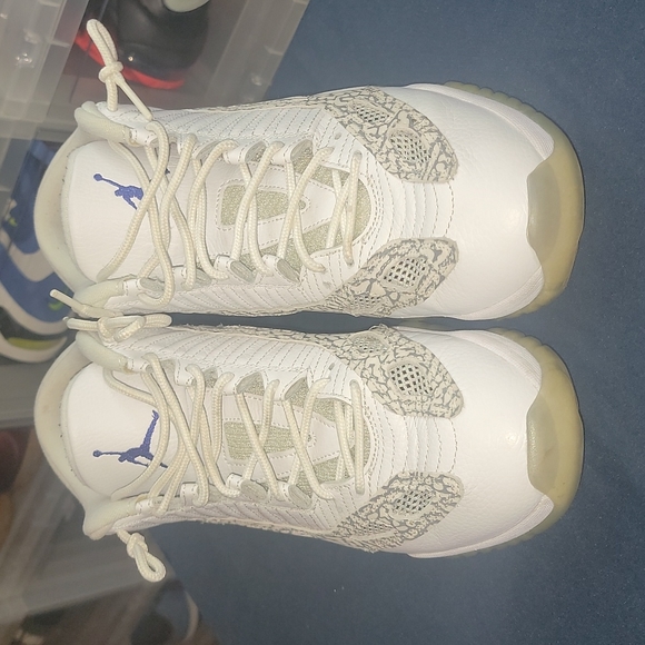 Air Jordan 11 Low IE 